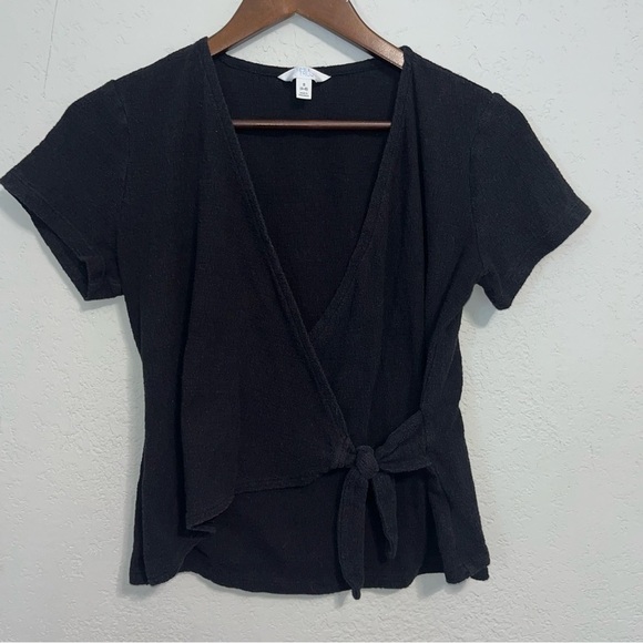 🌻SALE🌻 Women's Time & Tru Black Short Sleeve Wrap Top - Picture 3 of 7